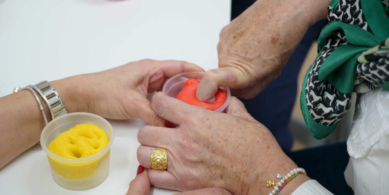rehabilitacion ictus terapia mano espastica gijon